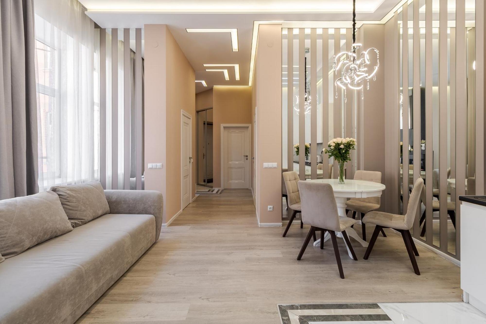 Royal Stylish Apartment In The Old City リヴィウ エクステリア 写真